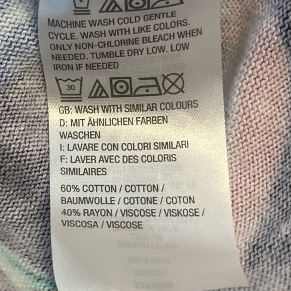 Isaac Mizrahi Button Front Floral Print Bell Sleeve Floral Cardigan Navy 2X - Picture 10 of 11